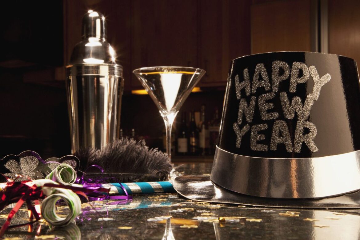 10 New Year Eve Night Date Ideas that are Cute and Fun